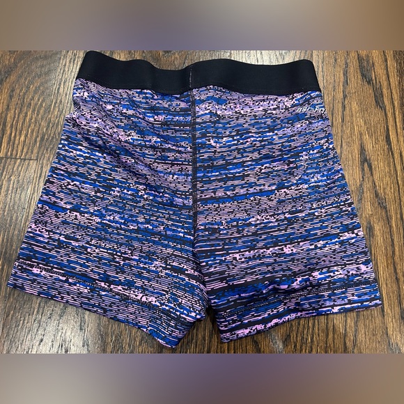 2 pairs of Nike pros! - Picture 3 of 7